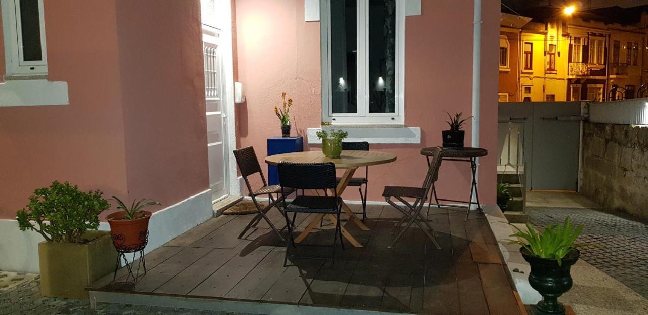 Luxurious Pink House And Parking Ferienhaus Porto