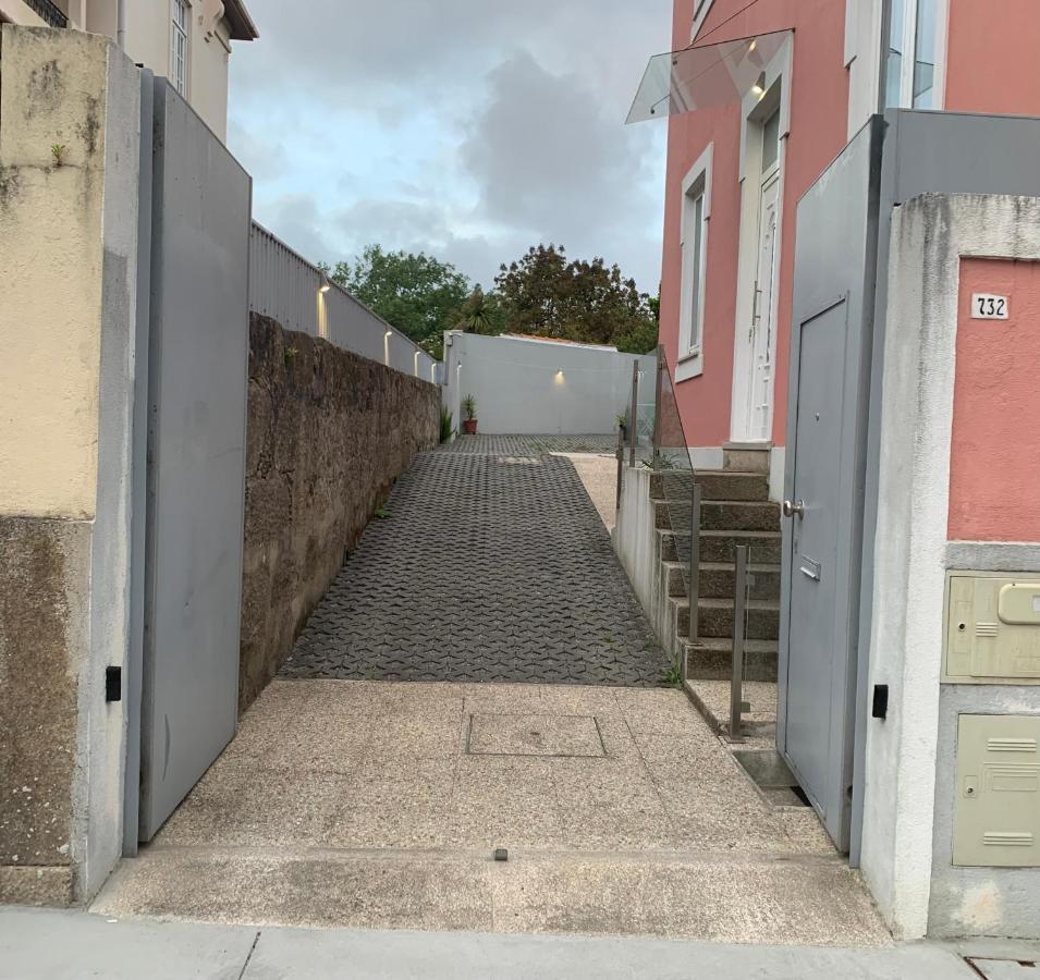 Luxurious Pink House And Parking Ferienhaus Porto