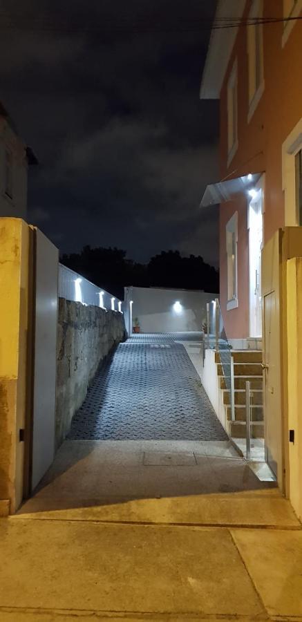Ferienhaus Luxurious Pink House And Parking Porto