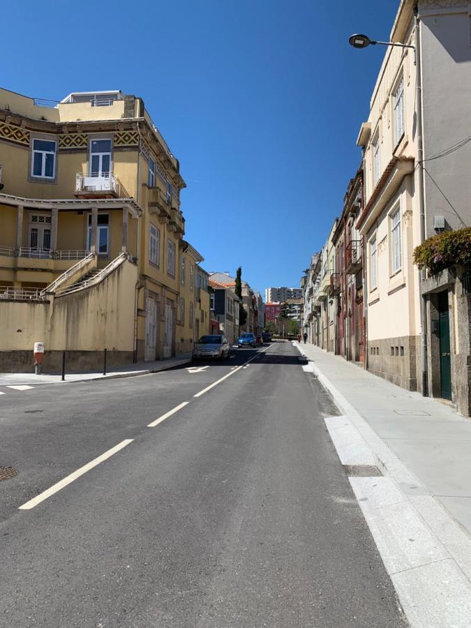Luxurious Pink House And Parking Ferienhaus Porto