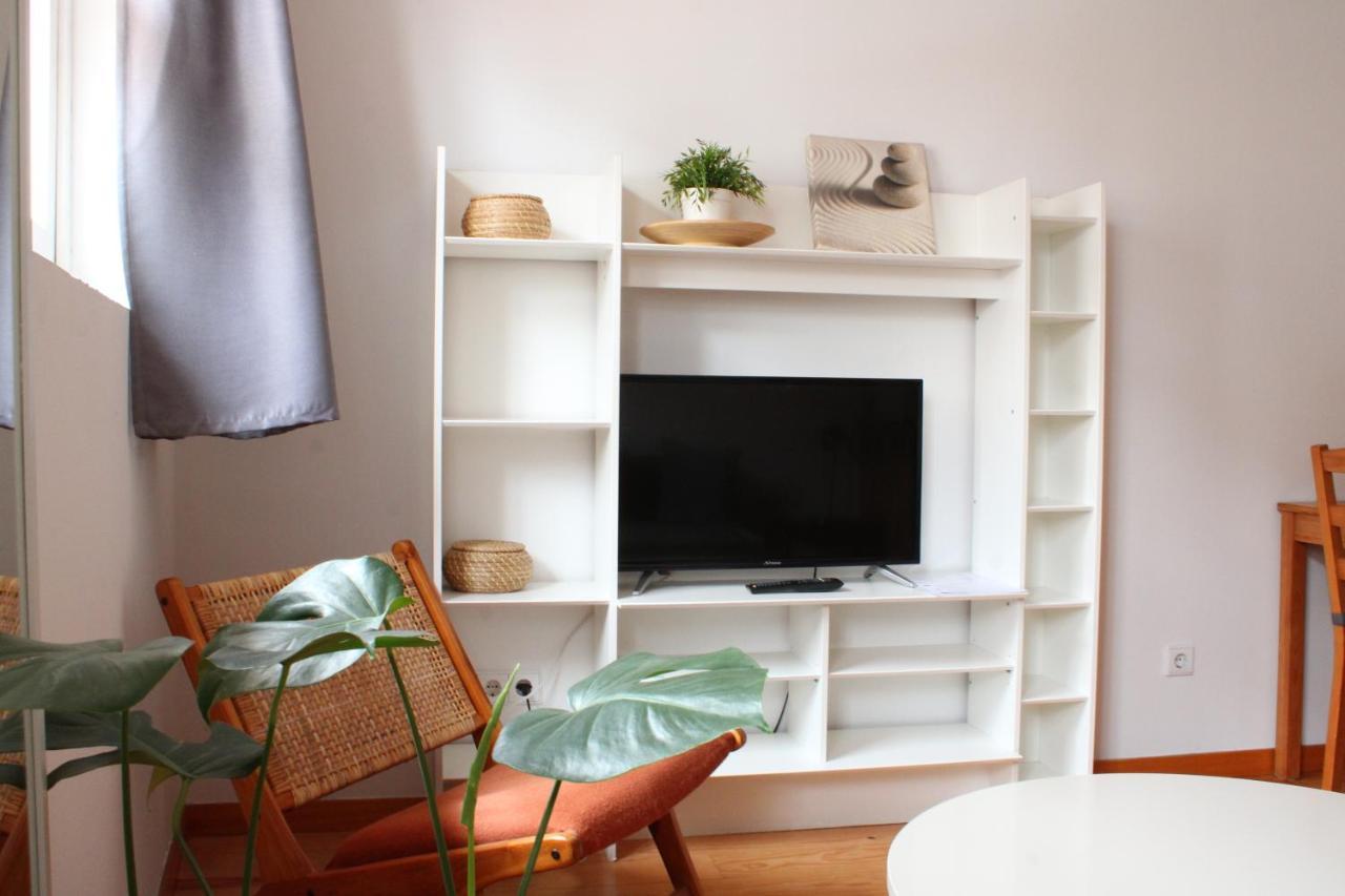 Apartment Entreparedes 3*