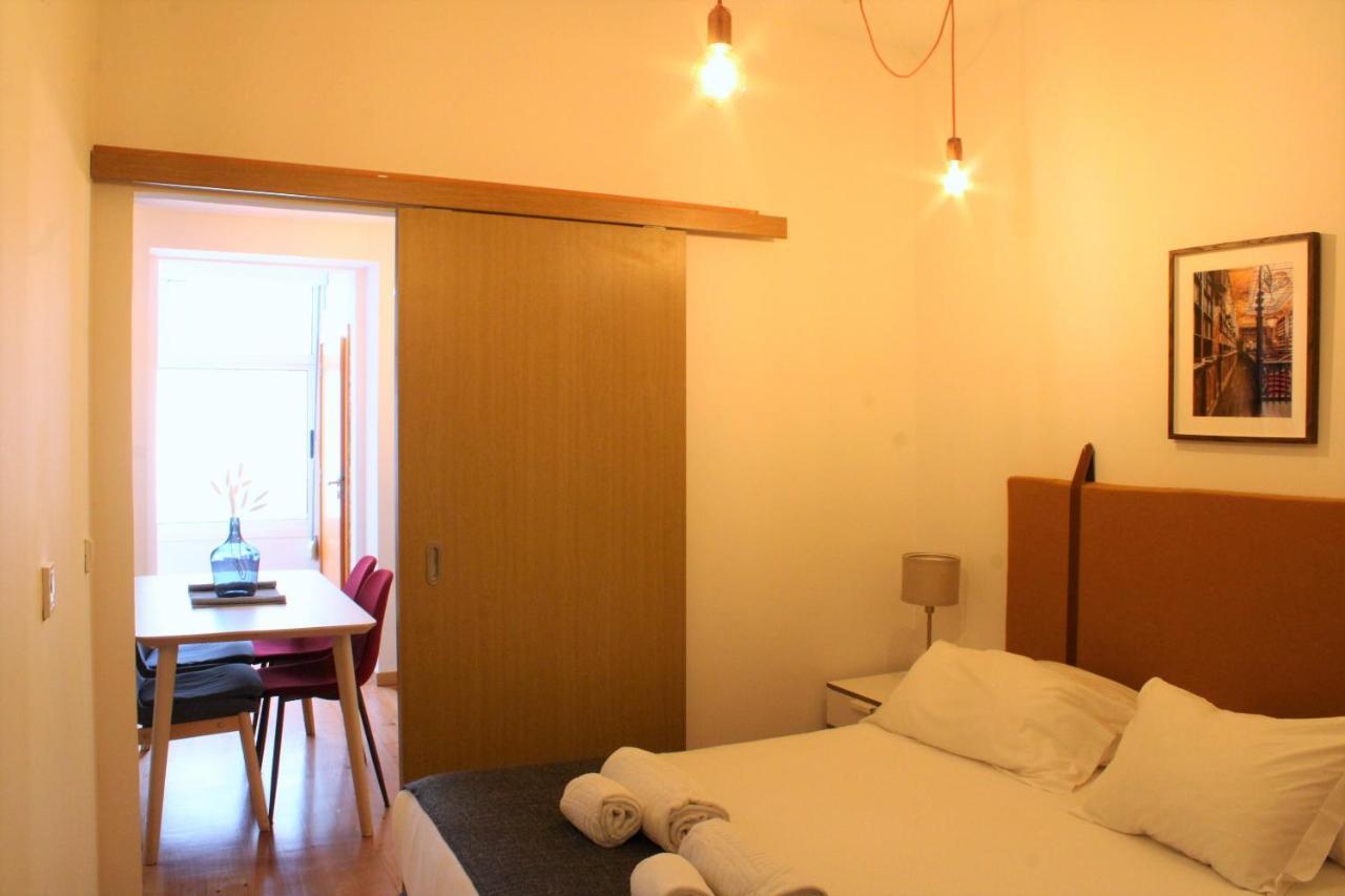 Apartment Entreparedes Porto