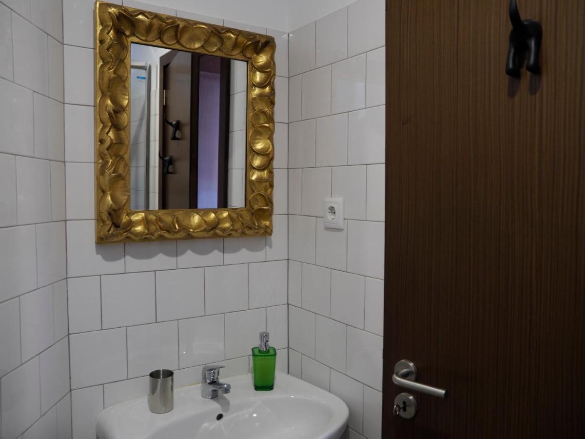 Framer's House - Authentic Downtown Apartment Porto