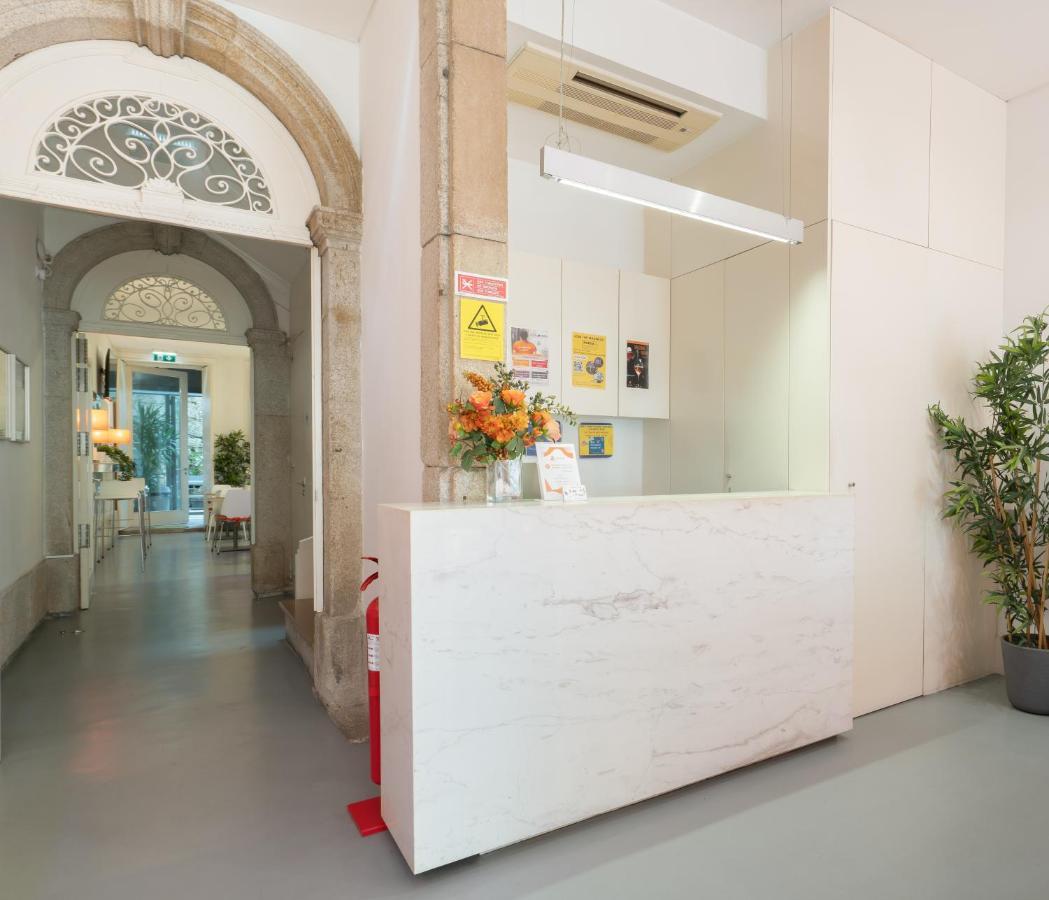 Lounge & By Host Wise Hostel