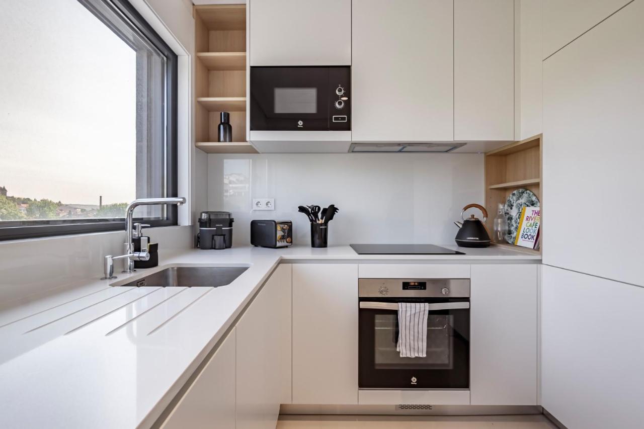 Nomads Lux - 2bdr & Parking Flores Square Porto
