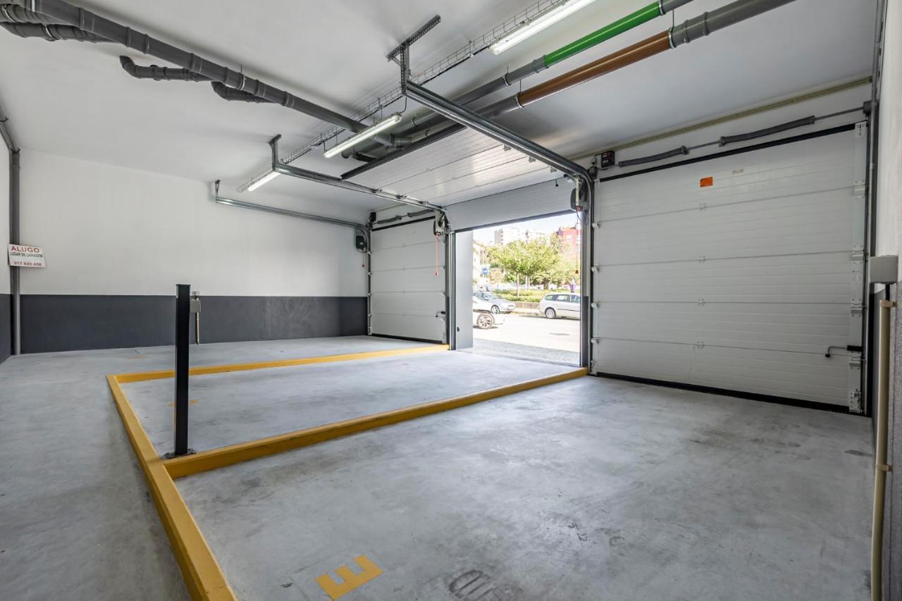Apartment Nomads Lux - 2bdr & Parking Flores Square Porto