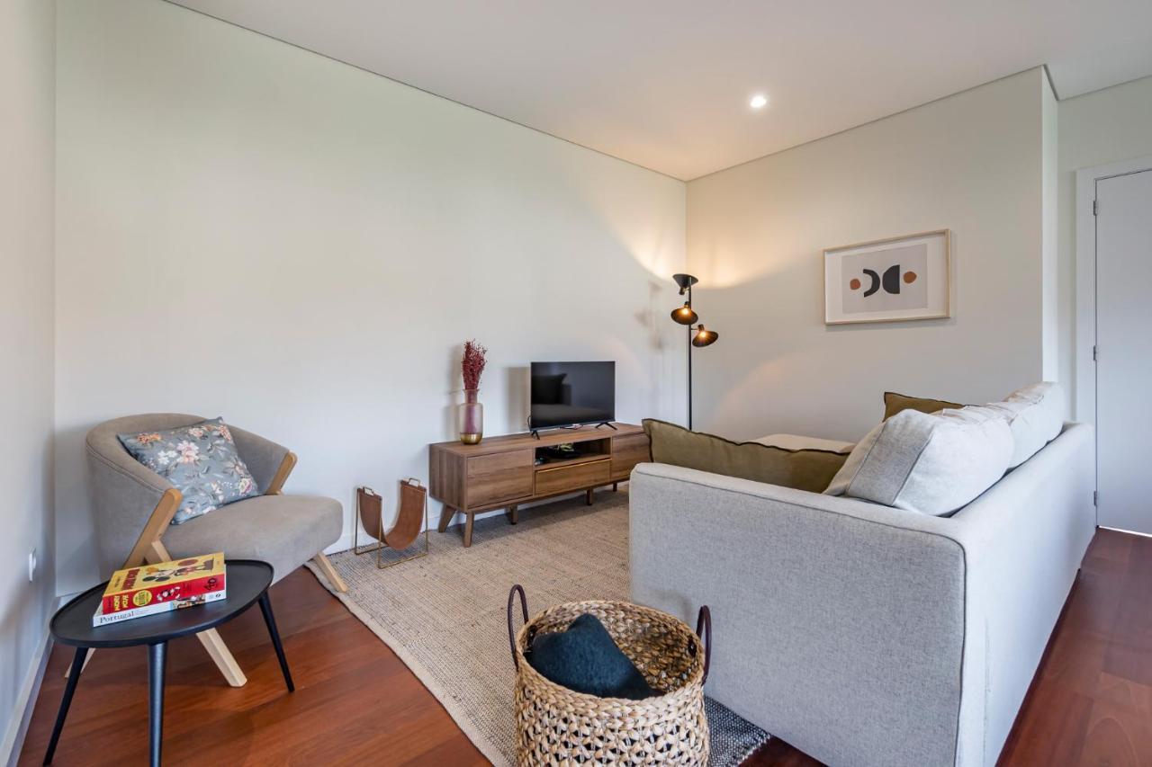 Nomads Lux - 2bdr & Parking Flores Square