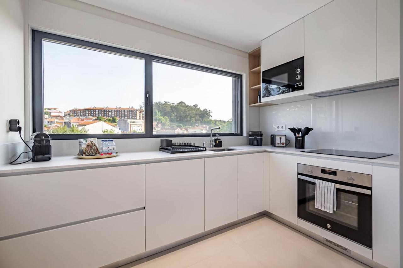 Nomads Lux - 2bdr & Parking Flores Square Apartment *