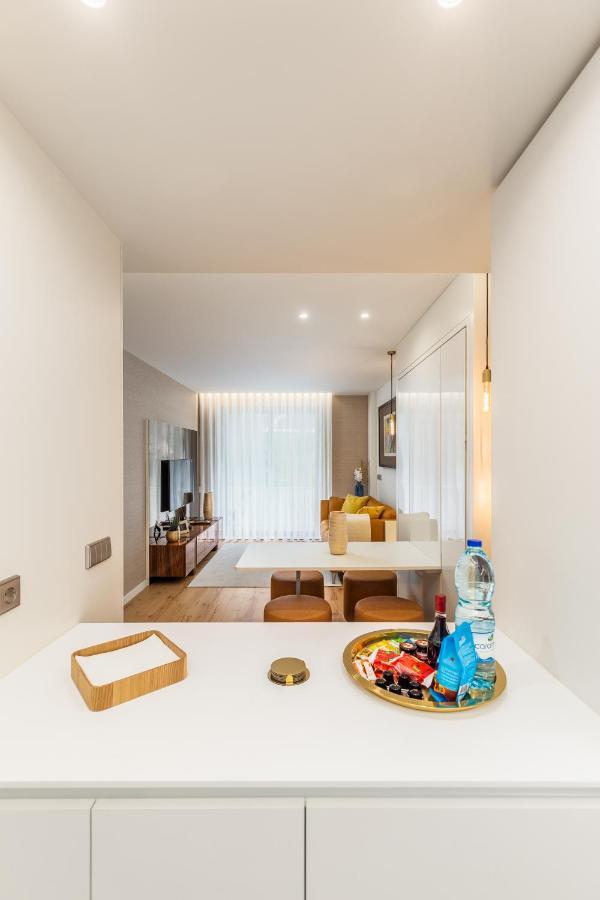 Design Flat In Downtown Ii