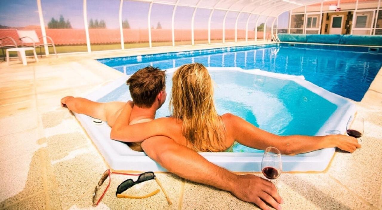 One Bedroom With Shared Pool Jacuzzi And Furnished Terrace At Armamar * Porto
