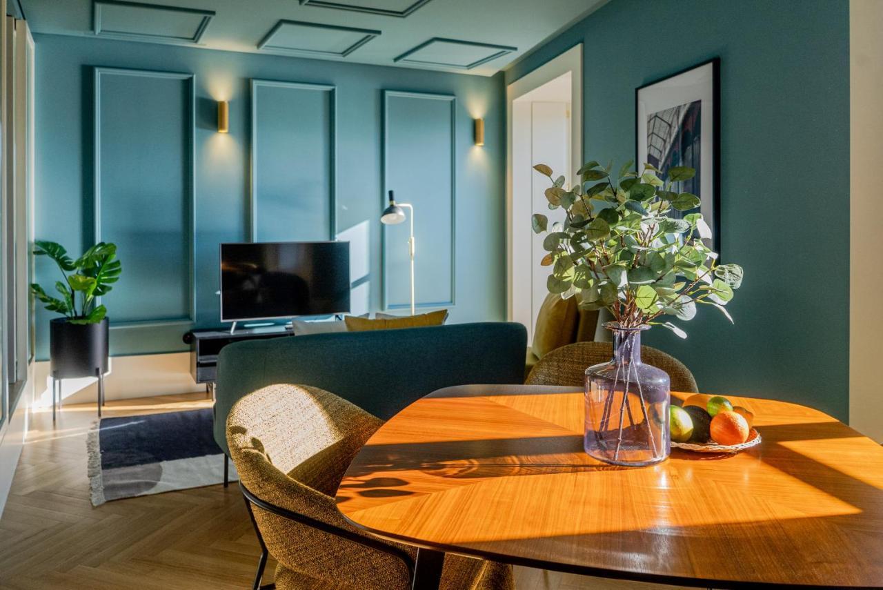 Award Winning Design Center - River View! Apartment *
