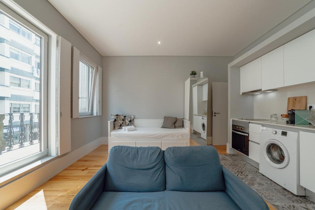 Downtown Santos With Terrace By Homing Porto