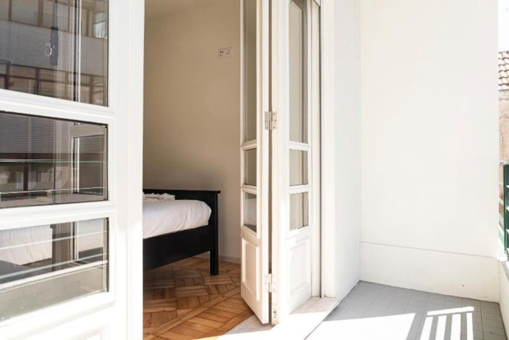 Climatise Avec Balcons Apartment