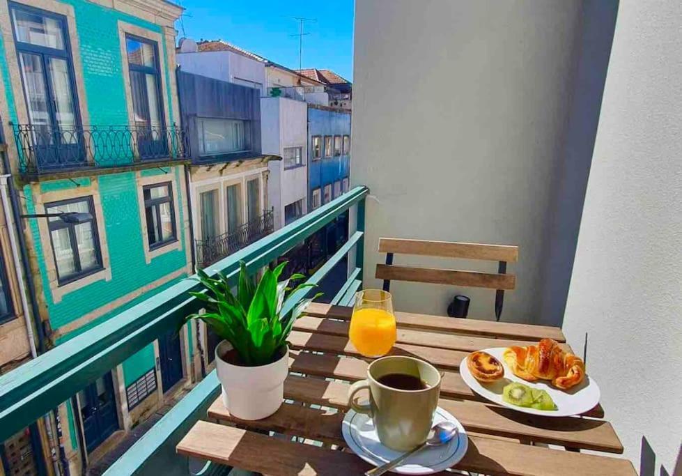 Climatise Avec Balcons Apartment