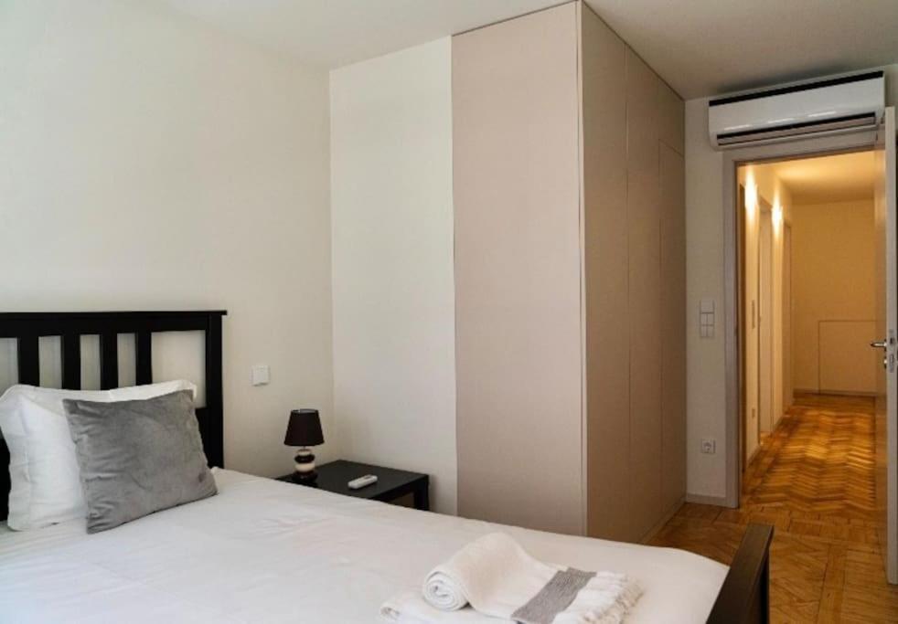 Apartment Climatise Avec Balcons