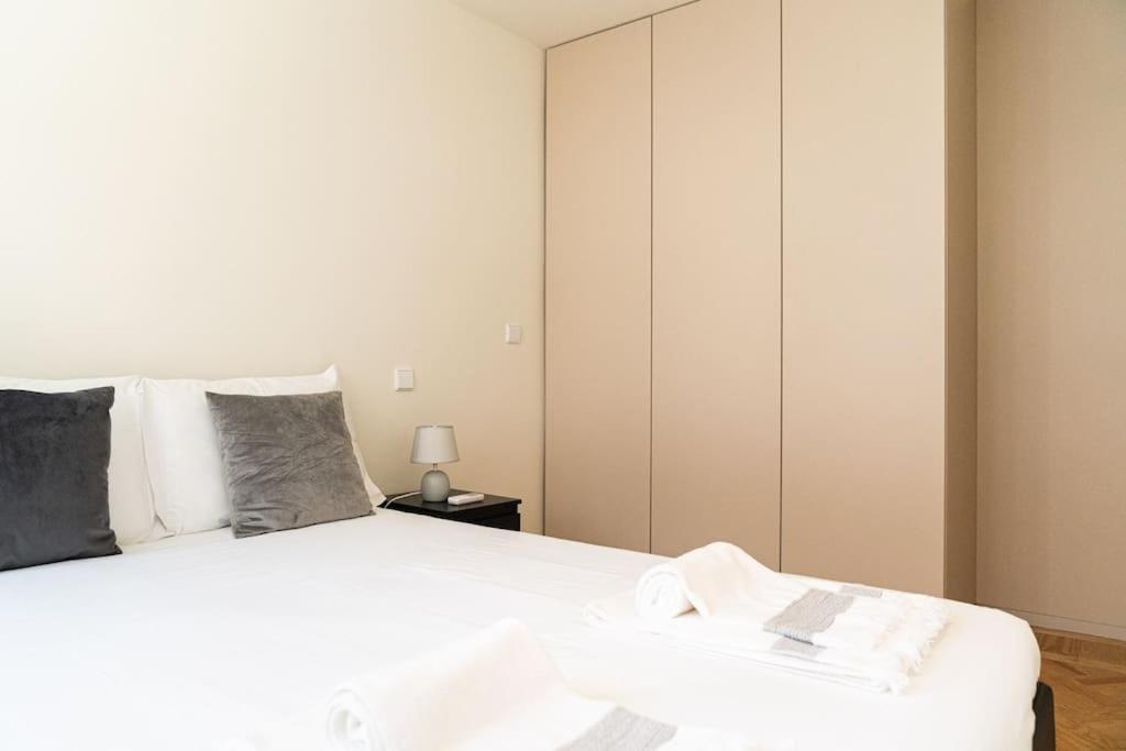 Climatise Avec Balcons Porto