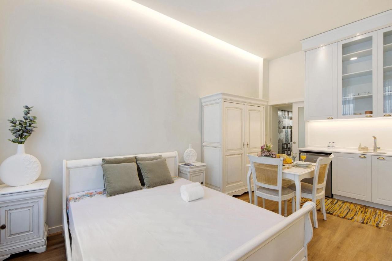 Village 1 Apartment *