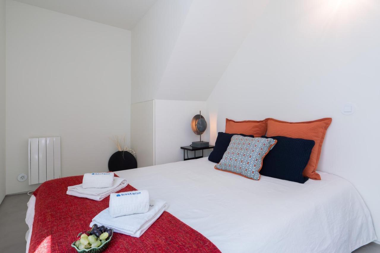 Host Wise - Luxurious Private Flats - Balcony