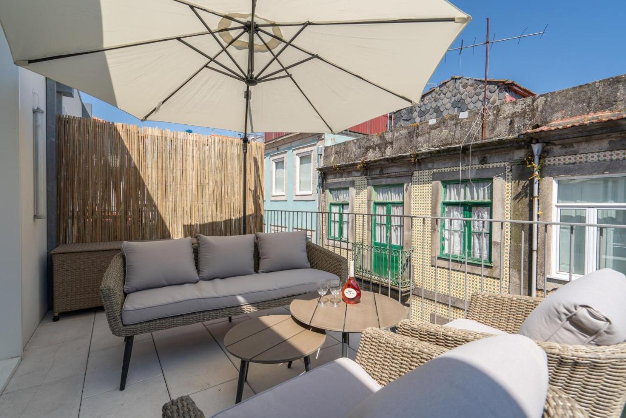 Host Wise - Luxurious Private Flats - Balcony Apartment