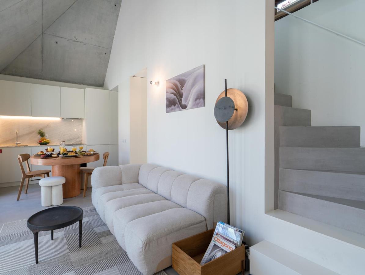 Apartment Host Wise - Luxurious Private Flats - Balcony *