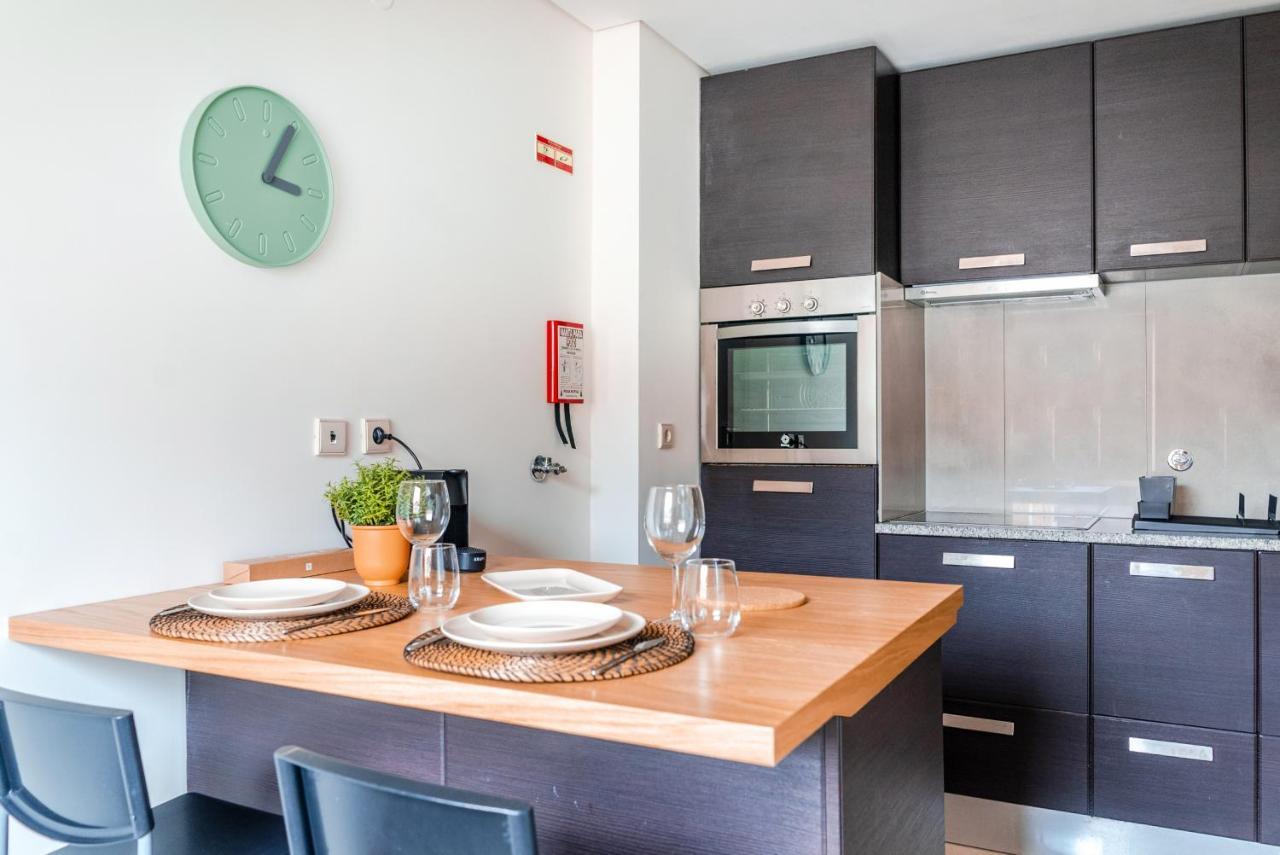 Bright In The Heart Of Lapa - 5min Walk To Metro! Apartamento *