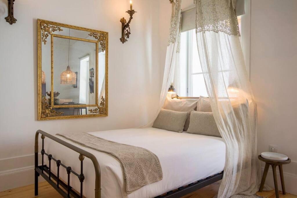 And Lovely With Balcony In * Porto