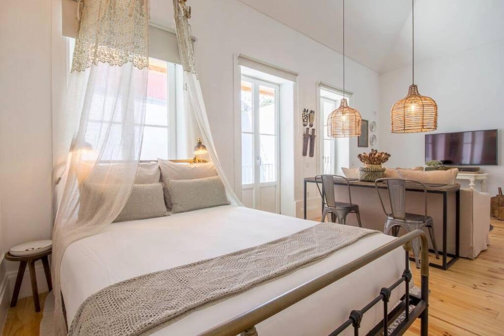 Apartment And Lovely With Balcony In *