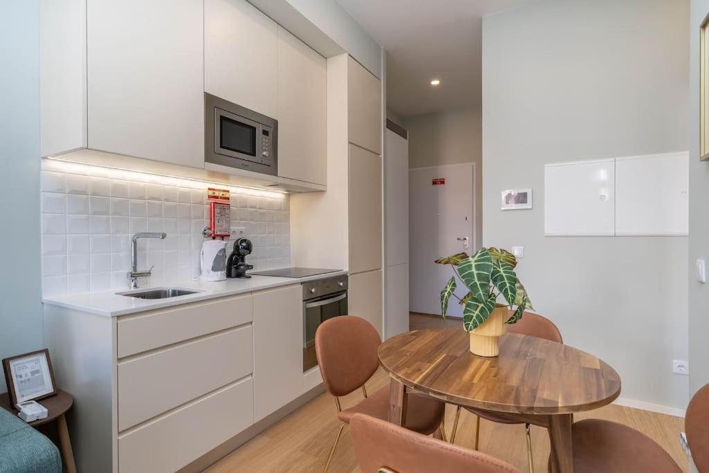 Apartment 31 De Janeiro Flat By Amber Star Rent Porto