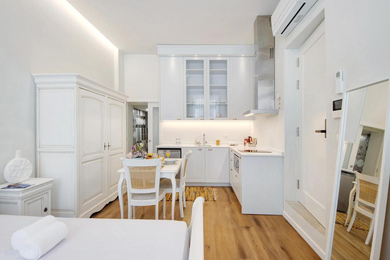 Village 1 Apartment *