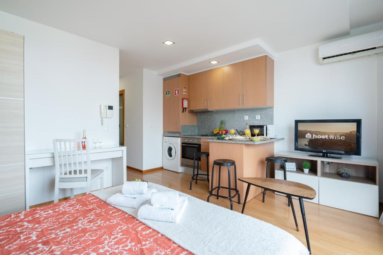 Bright Quiet Flats W/ Terrace *