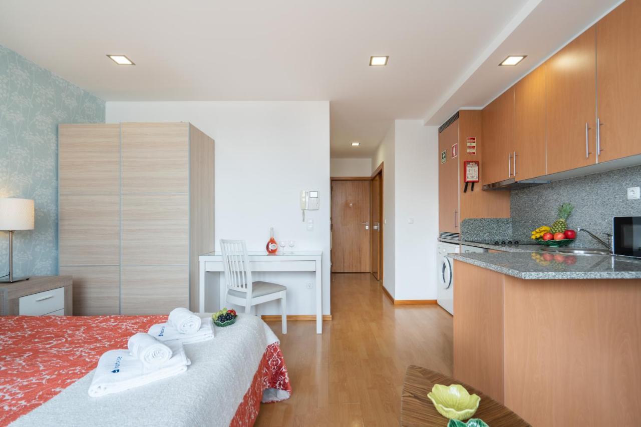 Bright Quiet Flats W/ Terrace * Porto
