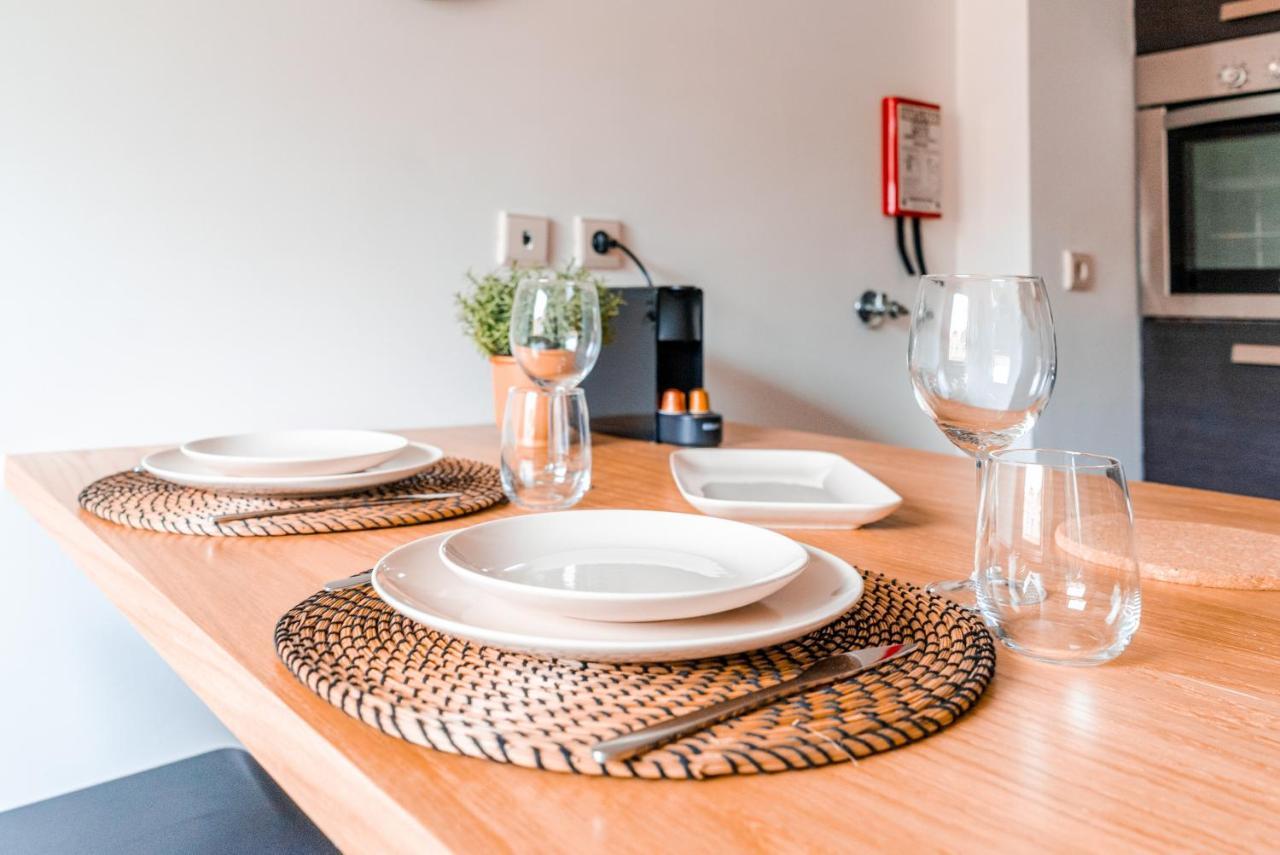 Bright In The Heart Of Lapa - 5min Walk To Metro! Apartamento
