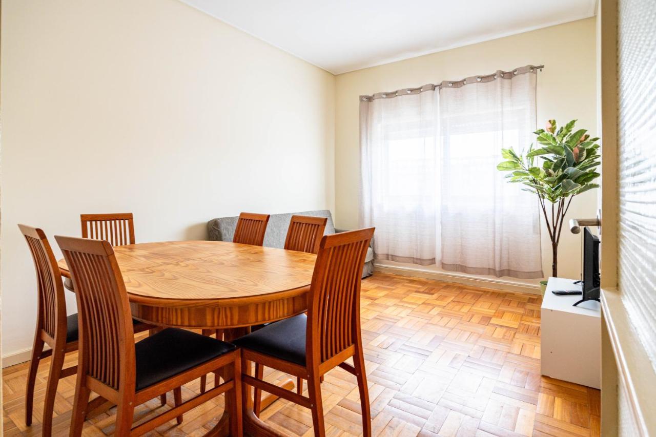 Convenient 3-bedroom Next To Bom Sucesso Porto