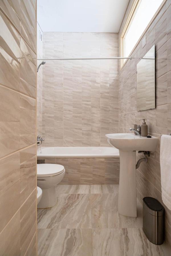 Apartamento Convenient 3-bedroom Next To Bom Sucesso Porto