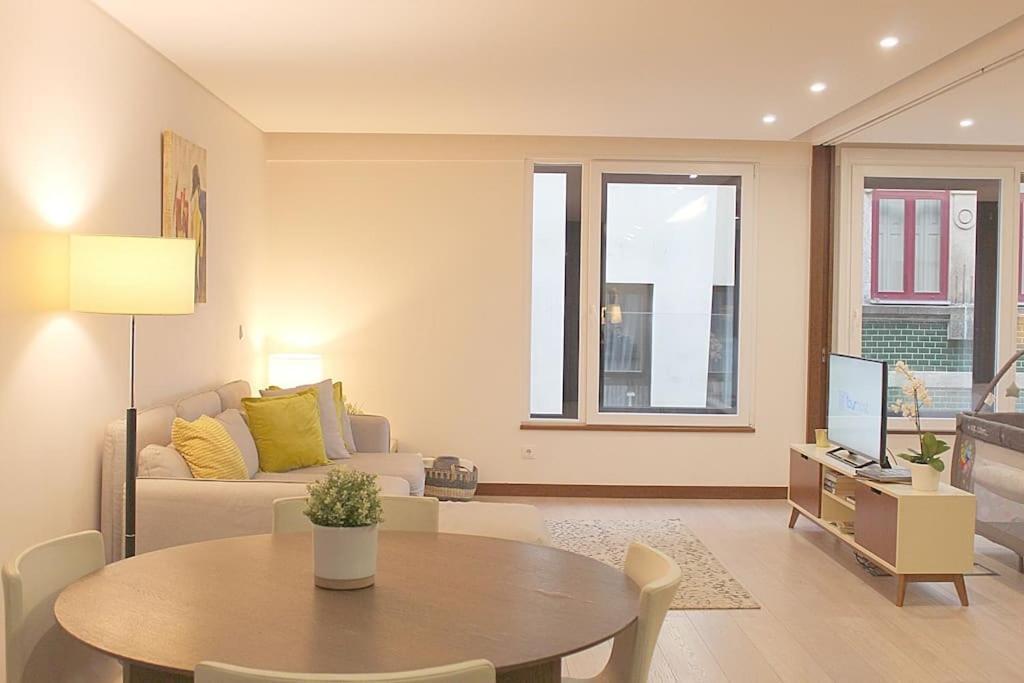 Oliveiras Charming Downtown Apartment *