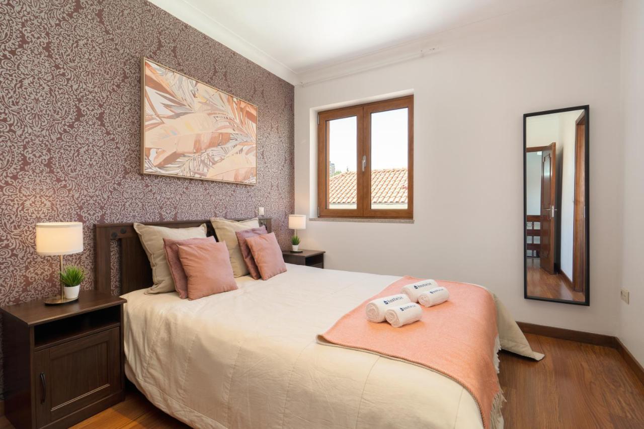 Spacious Duplex House - Jacuzzi & Terrace Holiday home Porto