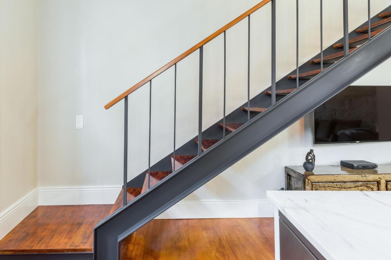 Elegant 2br Duplex In Center By Lovelystay *