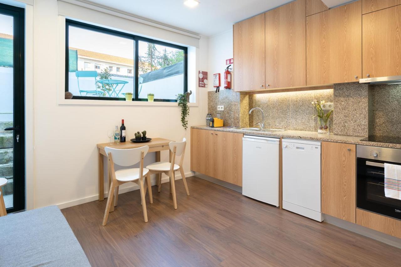 Host Wise - Modern With Terrace - Walk Everywhere *