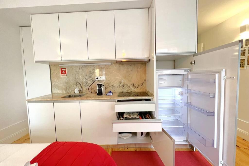 Apartment Caldeireiros Lovely By Hosts *