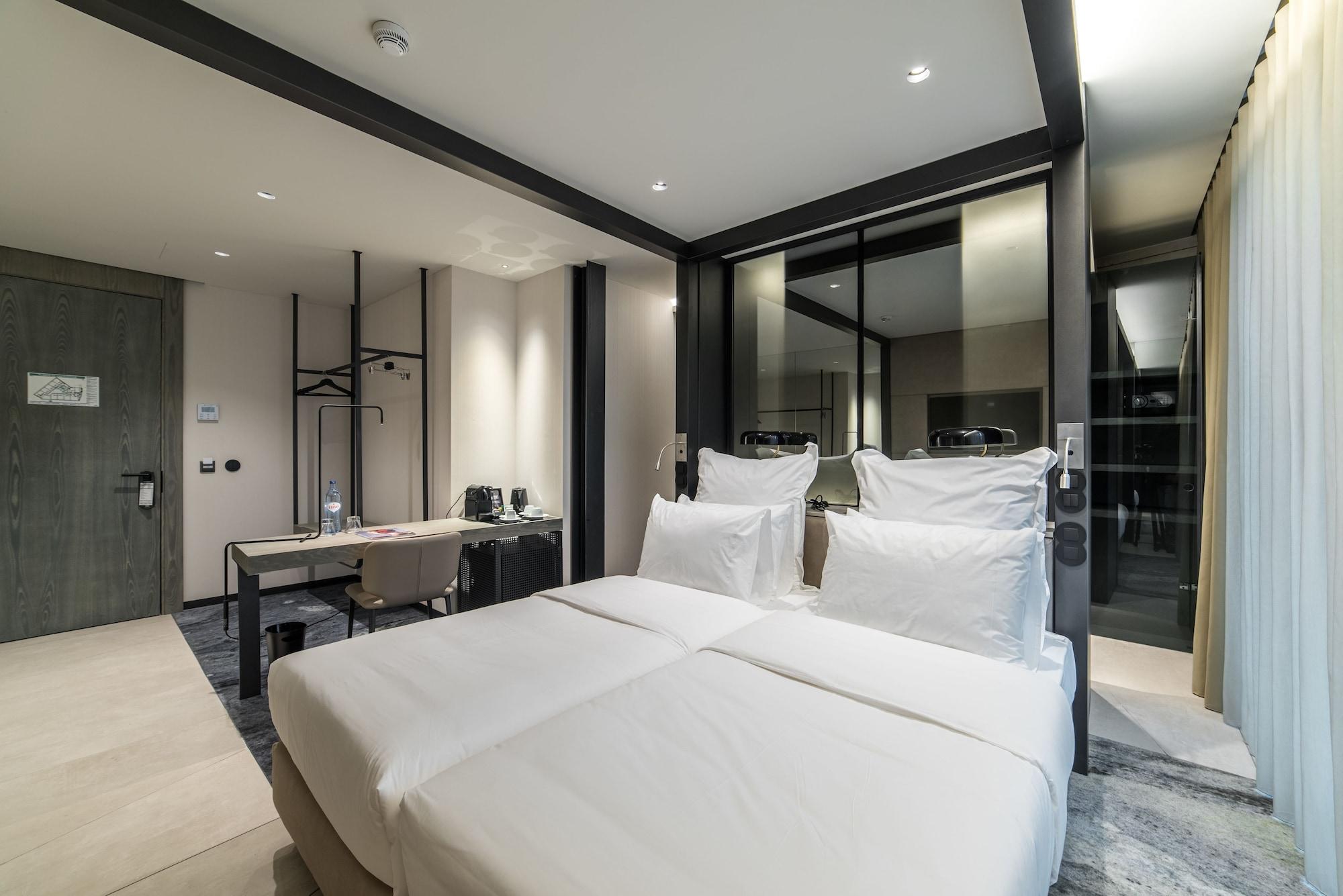 Royal Bridges Hotel