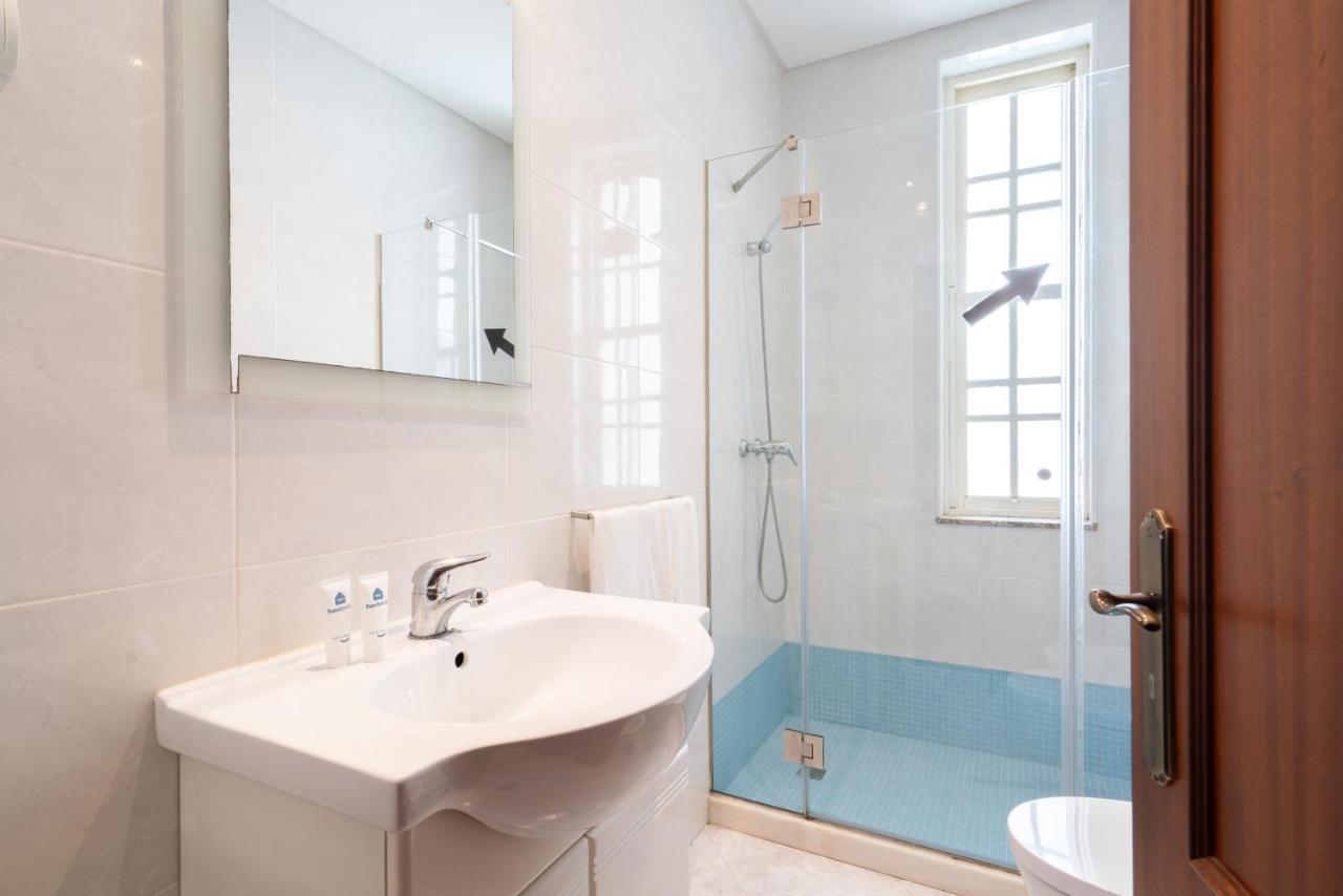 Host Wise - Classy Amazing Flats Apartment