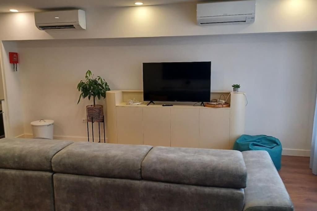 Apartment A H - Downtown
