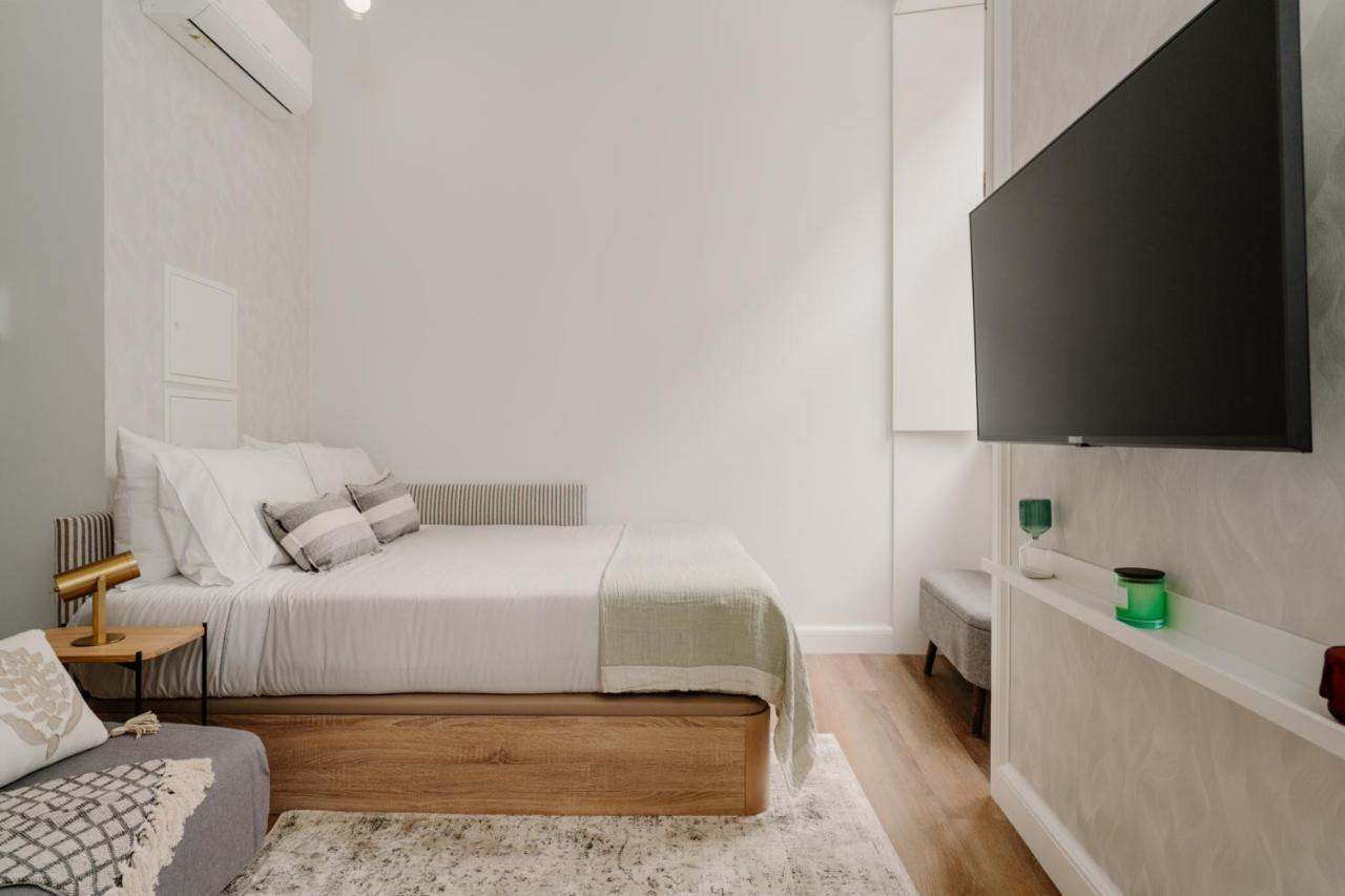 Charming Central Studio With Ac, Next To Metro Station *
