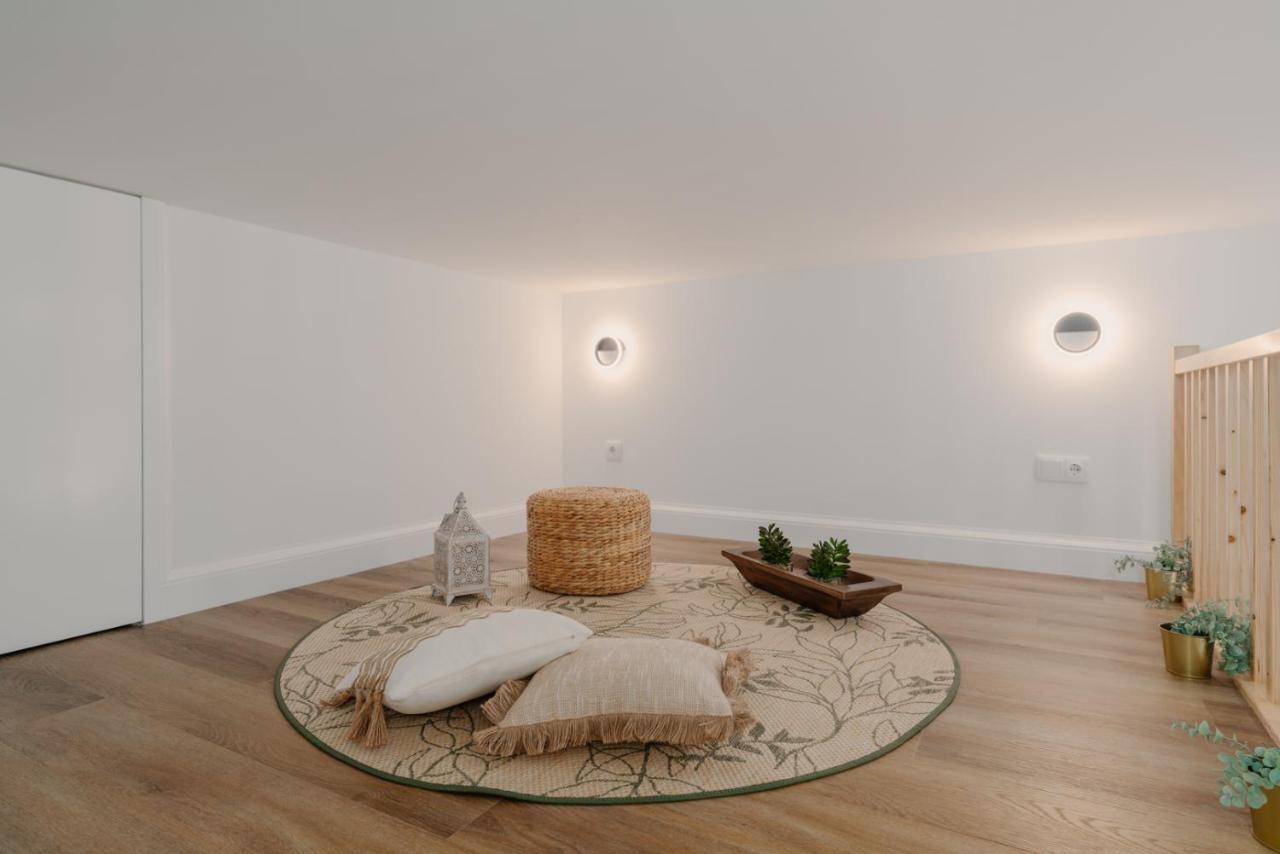 Charming Central Studio With Ac, Next To Metro Station Apartment *