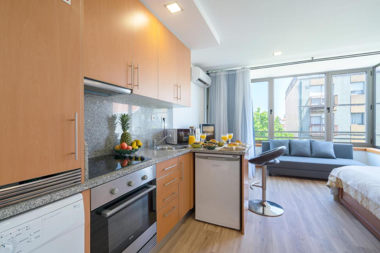 Host Wise - Bright Quiet Flats - Prime Location Apartment
