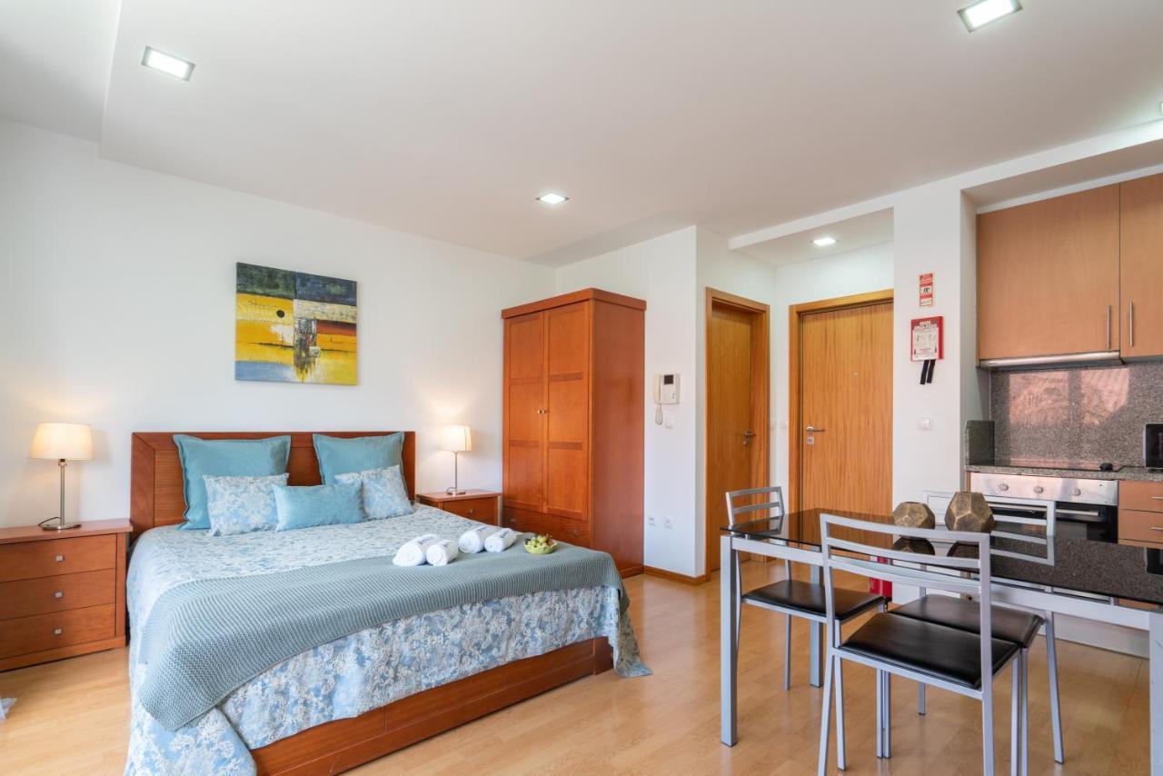 Host Wise - Bright Quiet Flats - Prime Location Apartment *