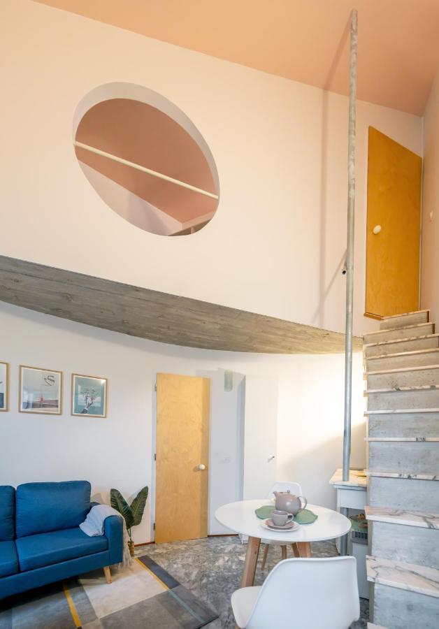 Apartment Host Wise - Quiet Colourful House - Garden