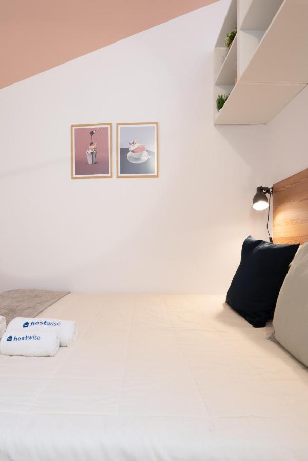 Host Wise - Quiet Colourful House - Garden Apartment *