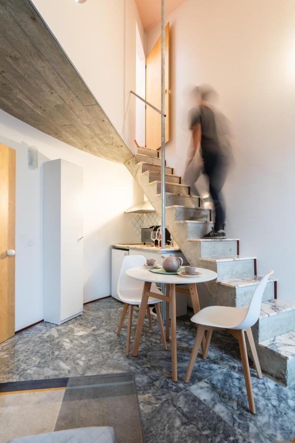 Host Wise - Quiet Colourful House - Garden Apartment Porto