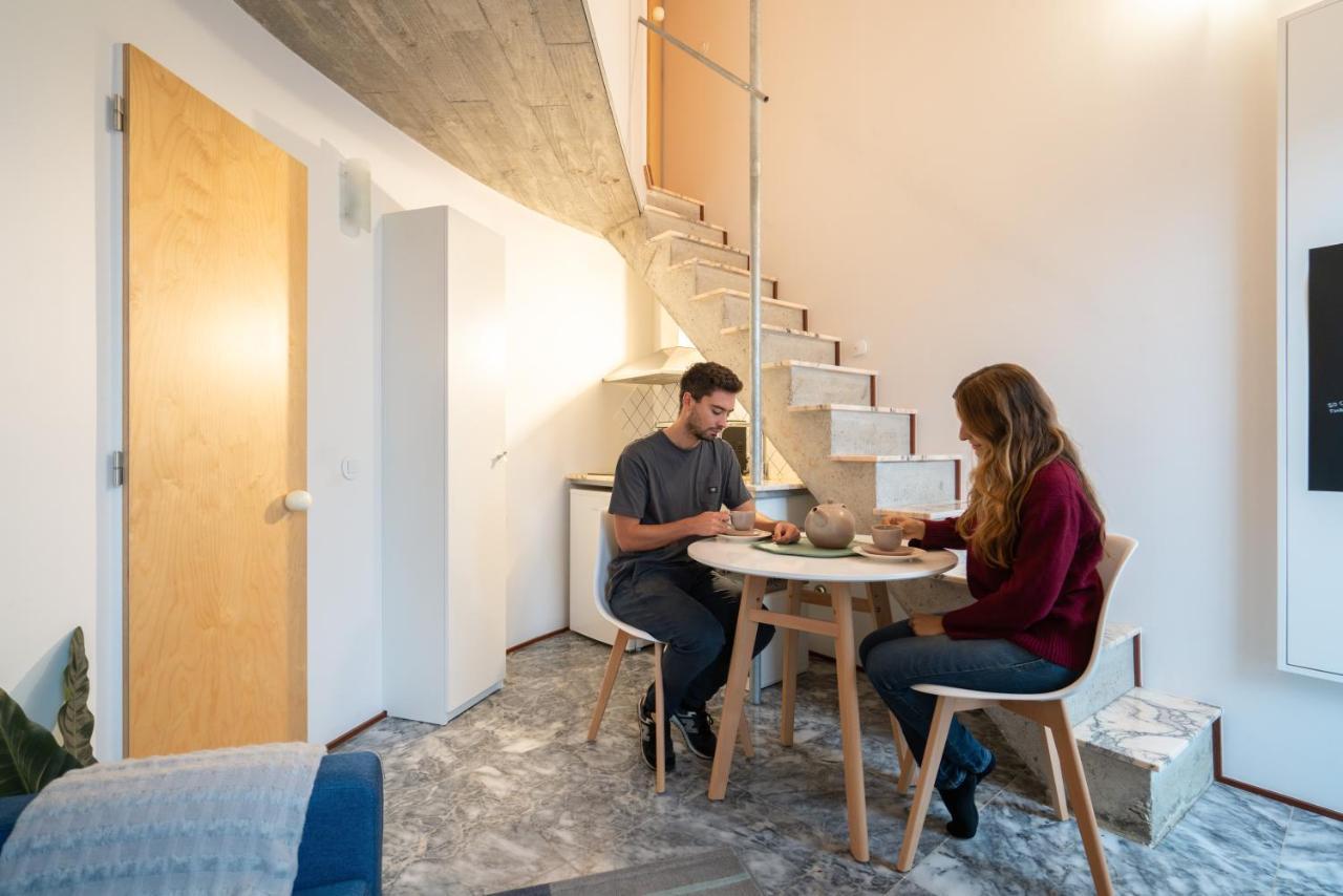 Apartment Host Wise - Quiet Colourful House - Garden Porto